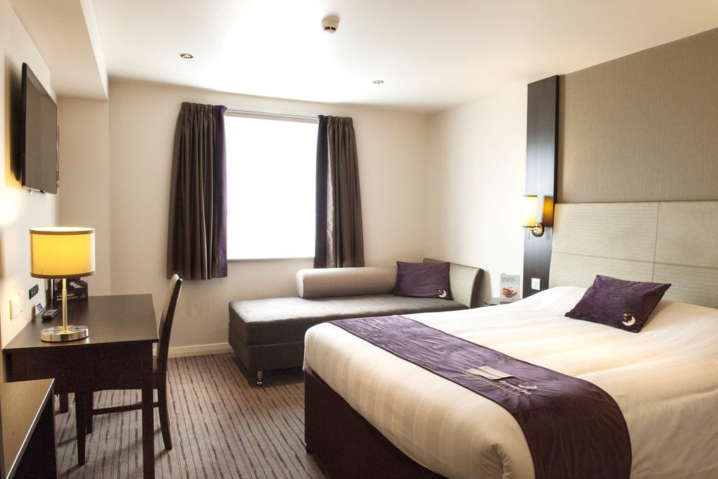 Premier Inn Birmingham City Centre Bridge Street Exterior foto