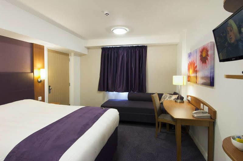 Premier Inn Birmingham City Centre Bridge Street Exterior foto